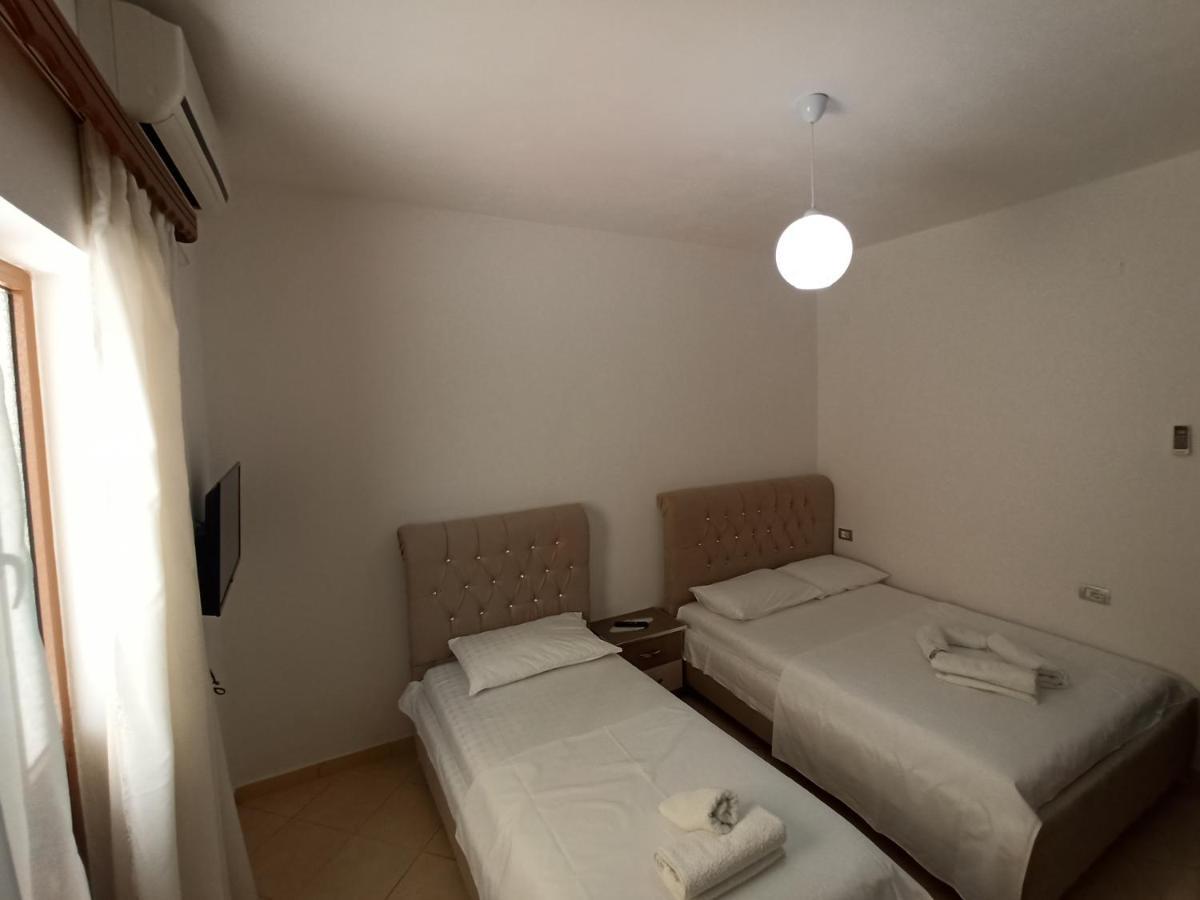 Dema Guesthouse Ksamil Exterior photo