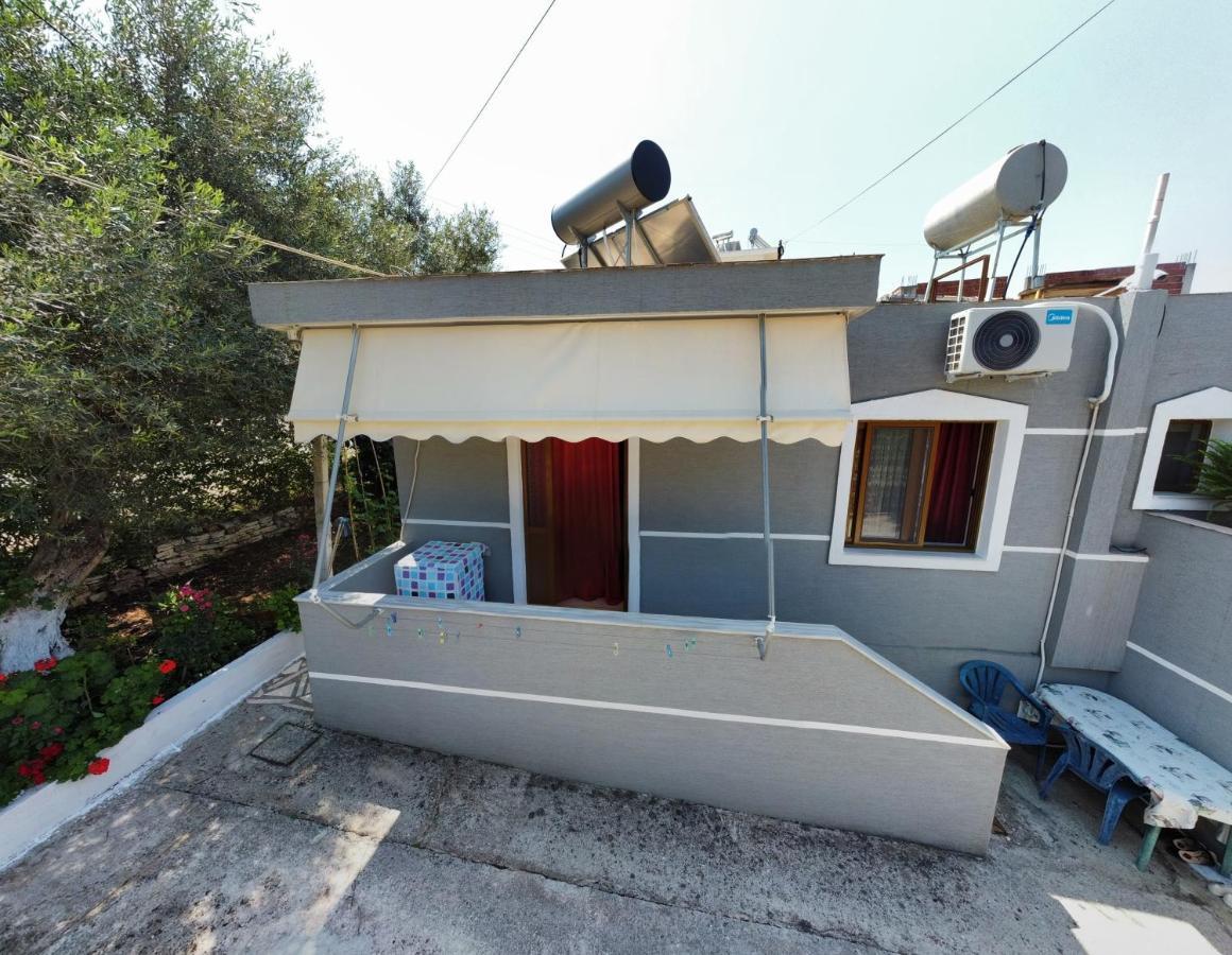 Dema Guesthouse Ksamil Exterior photo
