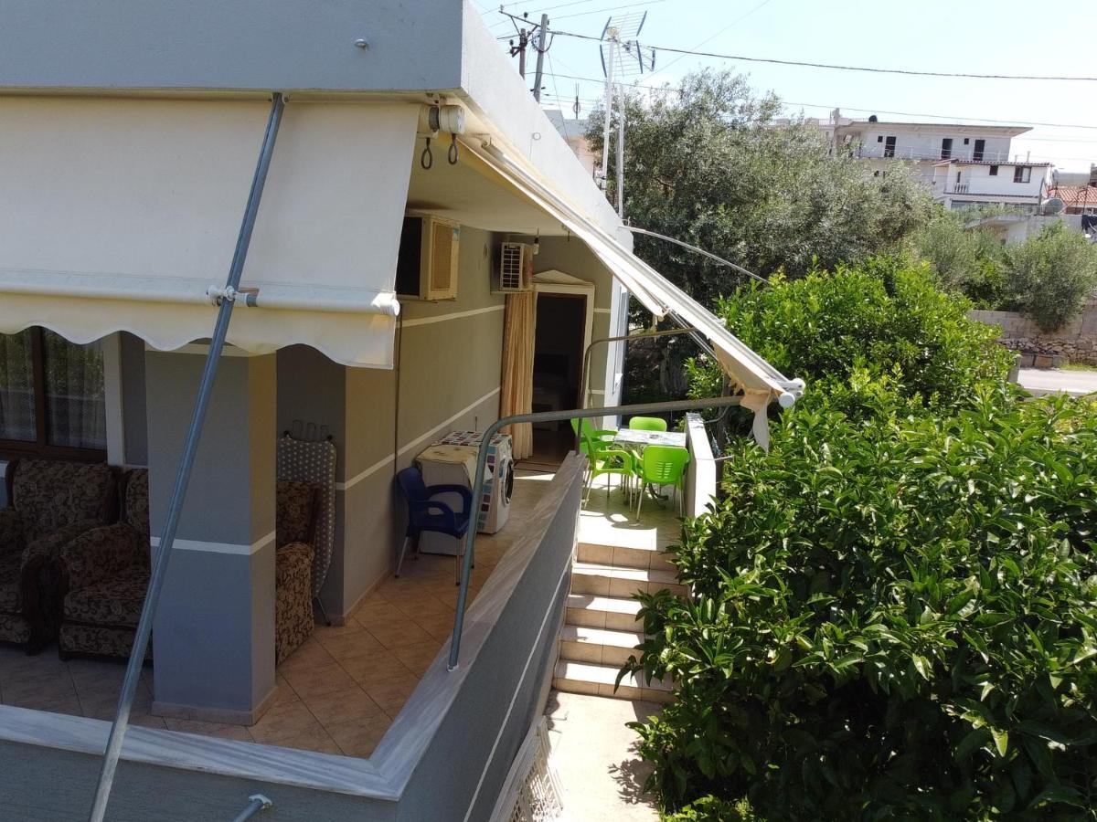 Dema Guesthouse Ksamil Exterior photo