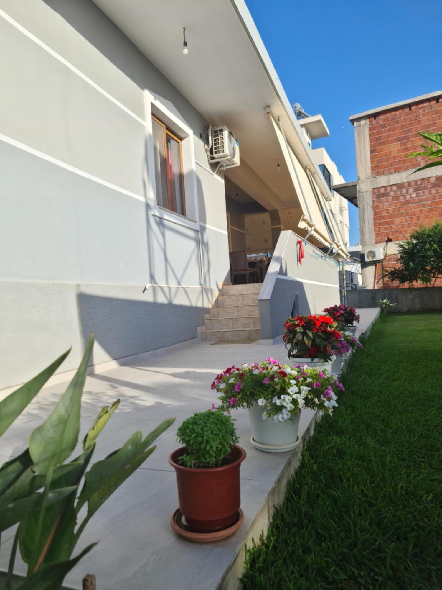 Dema Guesthouse Ksamil Exterior photo
