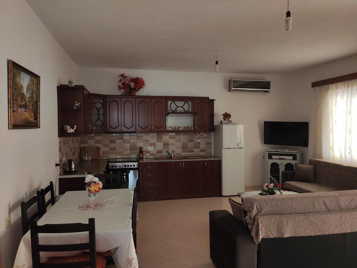 Dema Guesthouse Ksamil Exterior photo